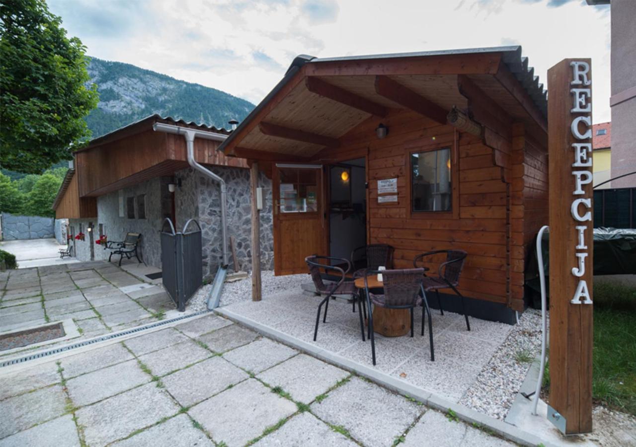 Hotel Klub Zlata Ribica à Jesenice Extérieur photo