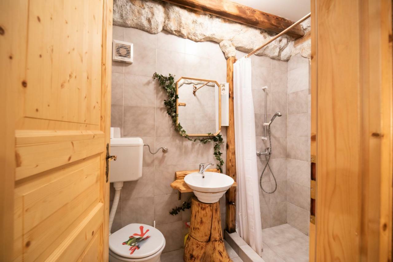 Hotel Klub Zlata Ribica à Jesenice Extérieur photo