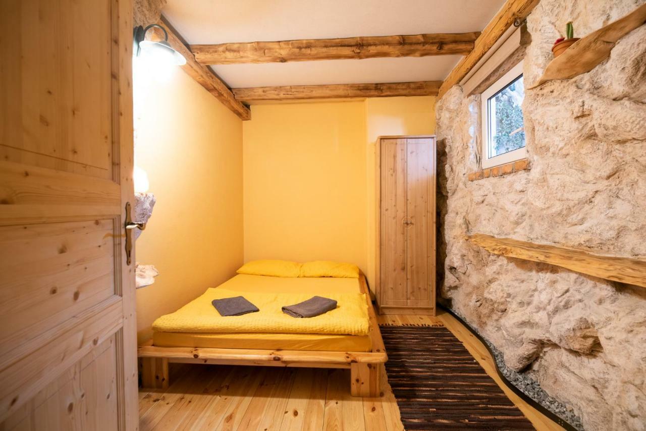 Hotel Klub Zlata Ribica à Jesenice Extérieur photo